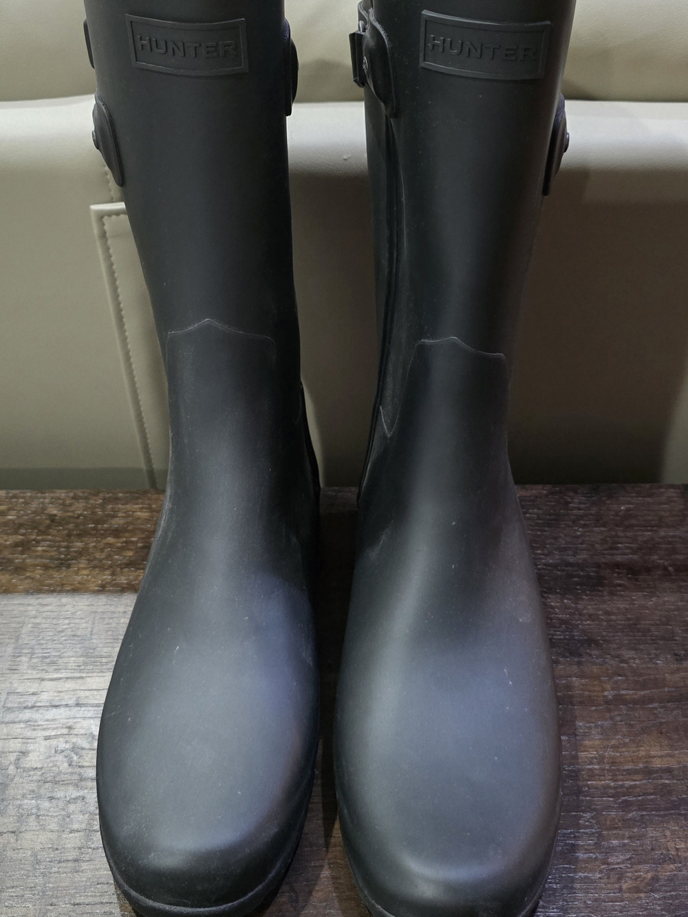 Hunter Black Boot US Size 10. Truly BRITISH  Interior White Logo & Red Care Mark